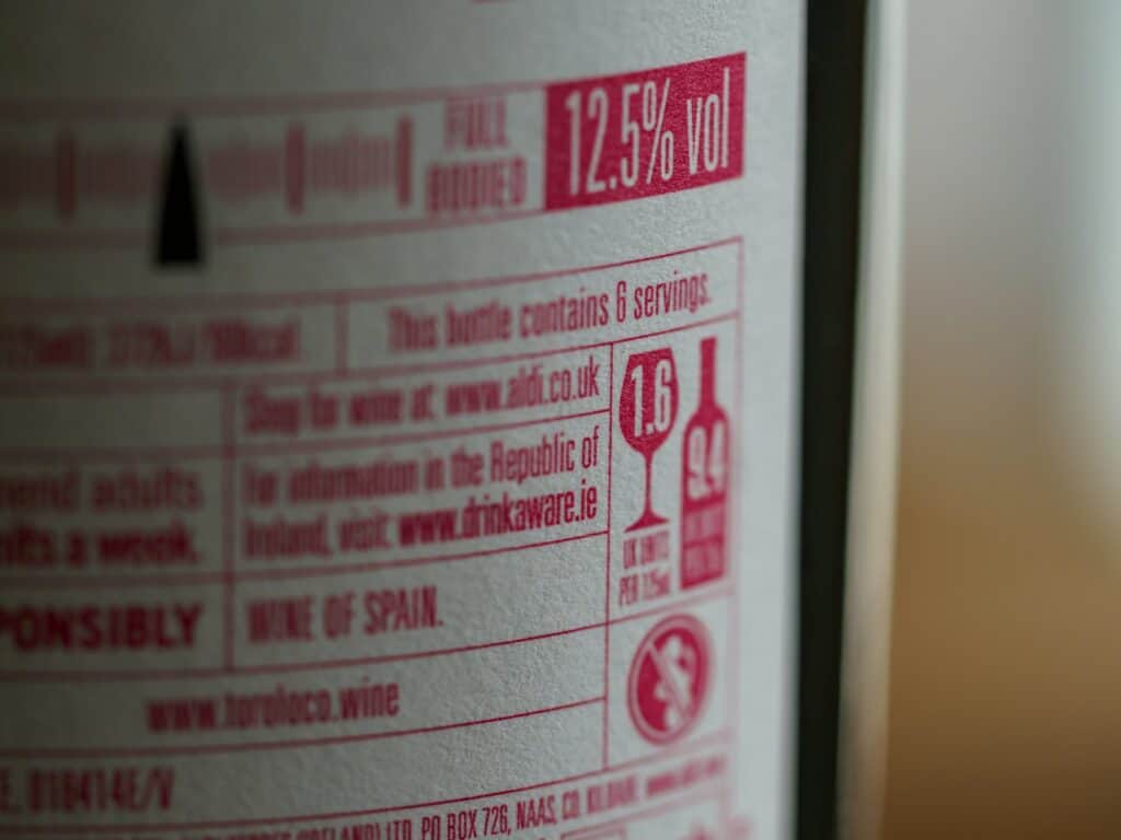 挑選化療保健食品應注重成分單純、來源透明,並確認具公信力的檢驗報告 / Photo by Brett Jordan on Unsplash