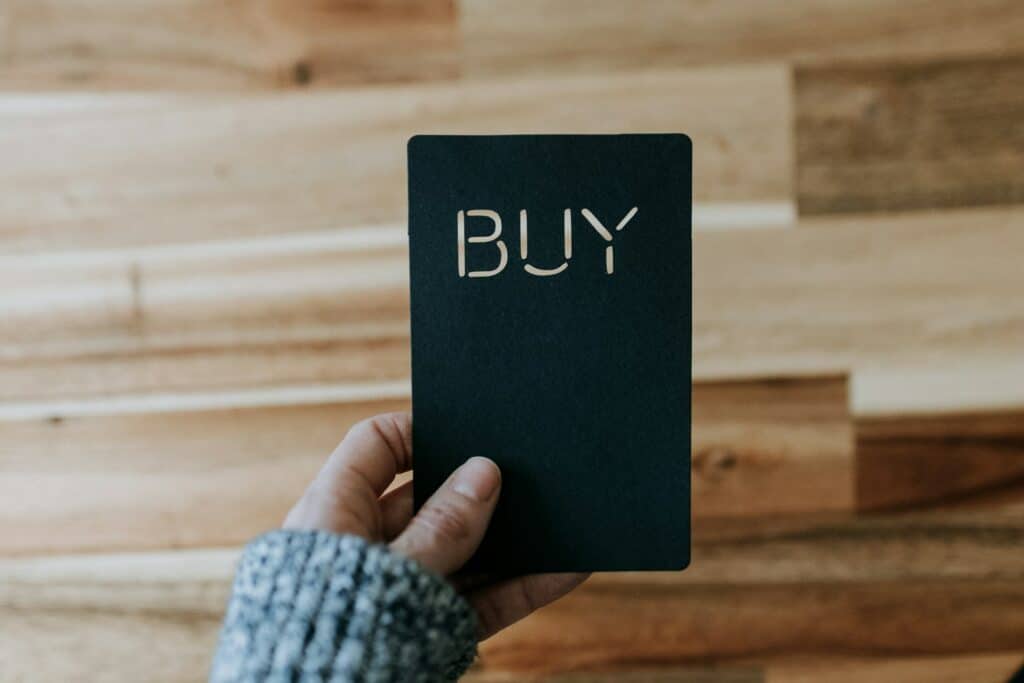 選購牛樟芝產品重要參考 / Photo by Kelly Sikkema on Unsplash