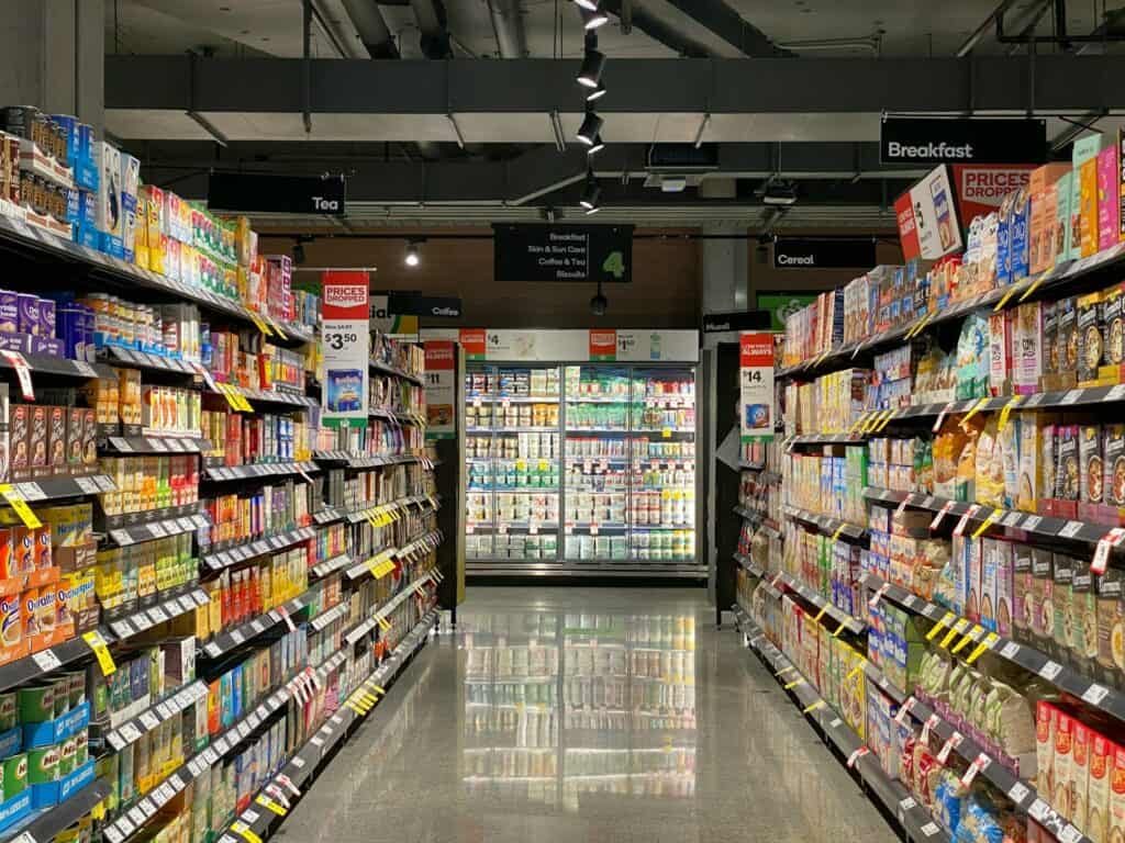 女性補血保健食品的成分與複方組合,都會影響最終產品的作用效果。Photo by Franki Chamaki on Unsplash